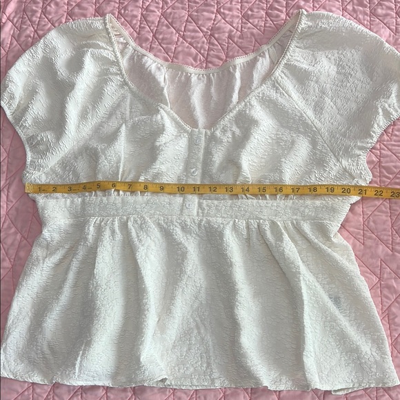 SHEIN White Textured Blouse - Picture 2 of 6